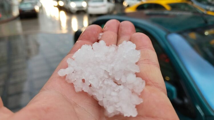 Kırşehir’de dolu ve sağanak etkili oldu