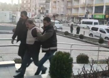 Komşusunu öldürüp 6 parçaya ayıran şüpheli adliyede