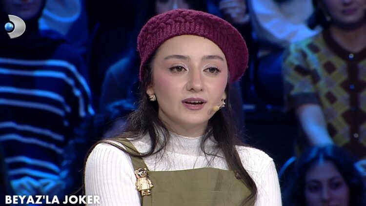 Köpeği Boncuk ile ünlü olan Fatma, 'Beyaz'la Joker'e konuk oldu