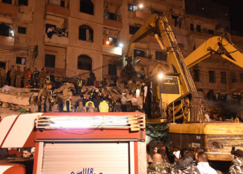 Lübnan'da bina çöktü: 13 ölü