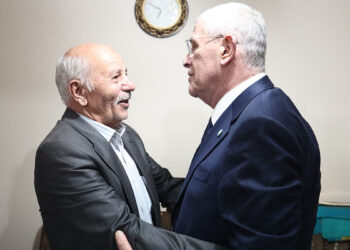 Müsavat Dervişoğlu, şehit Uzman Çavuş Cem Dolapci'nin ailesiyle iftar yaptı