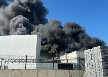 Manisa'da oyuncak fabrikasında yangın
