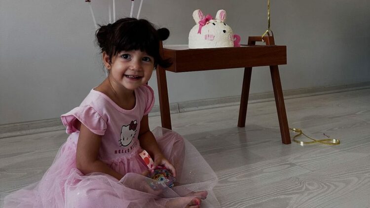 Mardin’de 3'üncü kattan düşen Melinda, kurtarılamadı