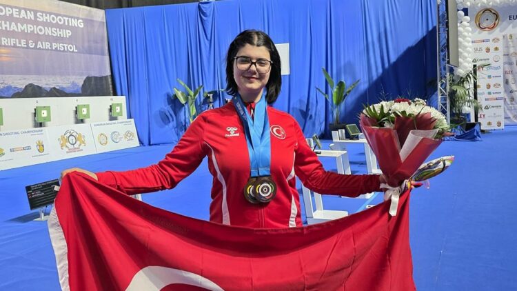 Mardin'in rekortmen kızı Elif Berfin Altun, Avrupa Şampiyonu oldu