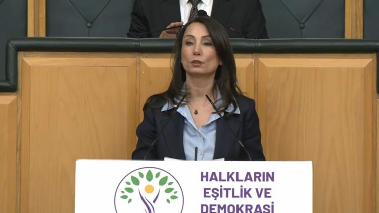 Meclis elini taşın altına koymalıdır