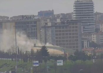 Merter polis evinde yangın
