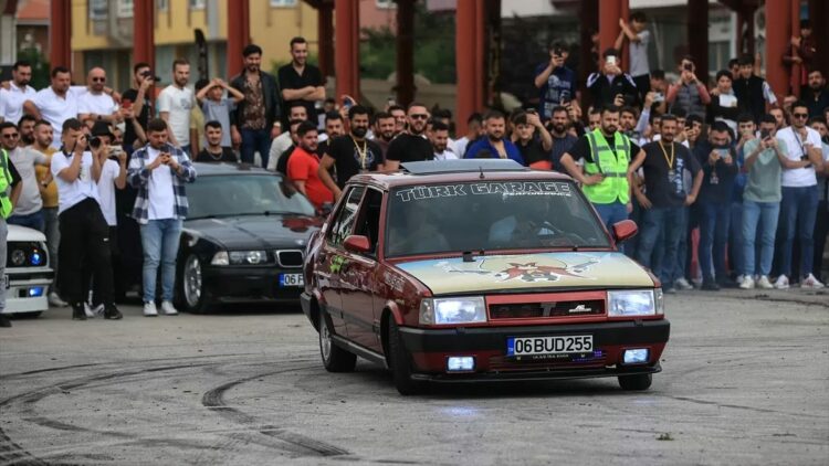 Modifiyeli araçlar için ağır cezalar yolda!
