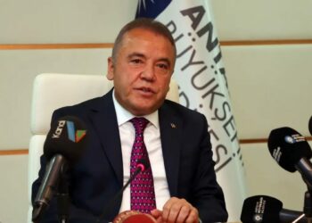 Muhittin Böcek 10'uncu kez hastaneye kaldırıldı; Durumu kritik!