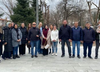Okul tuvaletinde kamera skandalı; müdürün göreve iadesini istediler