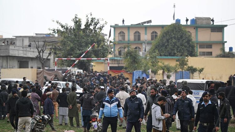 Pakistan'da camide patlamada hayatını kaybedenlerin sayısı 36'ya yükseldi