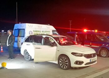 Park halindeki otomobilde erkek cesedi bulundu