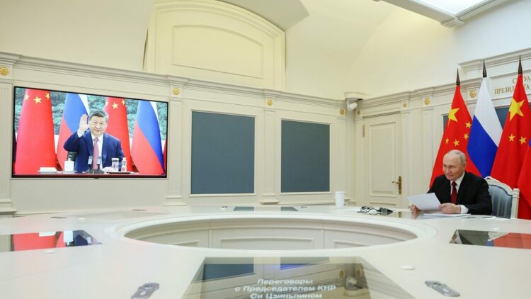 Putin ile Çin Devlet Başkanı Şi, video konferansta bir araya geldi