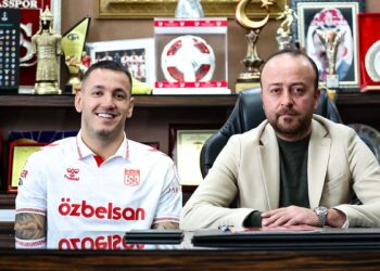 Rey Manaj yeniden Sivasspor'da