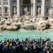 Roma'nın tarihi Trevi Çeşmesi'nde turistler için ücretli dönem başladı