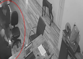 Şaka yapmak isterken arkadaşının kolonyalı ellerini yaktı