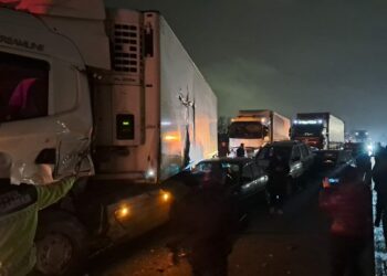 Sakarya’da Anadolu Otoyolu'nda 17 aracın karıştığı kazada 7 yaralı