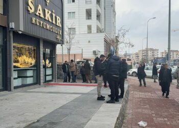 Şanlıurfa'da kuyumcu dükkanında silahlı soygun: 1 polis yaralı
