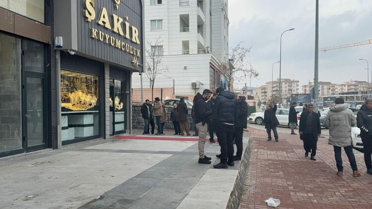 Şanlıurfa'da kuyumcu dükkanında silahlı soygun: 1 polis yaralı