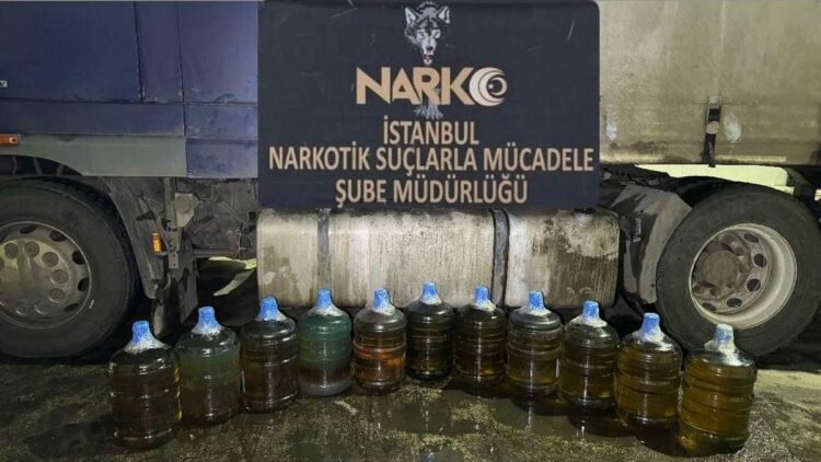 Sarıyer’de durdurulan TIR’ın özel bölmesinde 183 litre uyuşturucu ele geçirildi