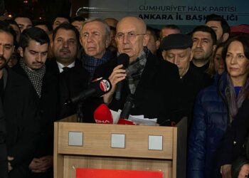 Seçmen iradesine saygılıysa belediye başkanlığından da istifa etsin