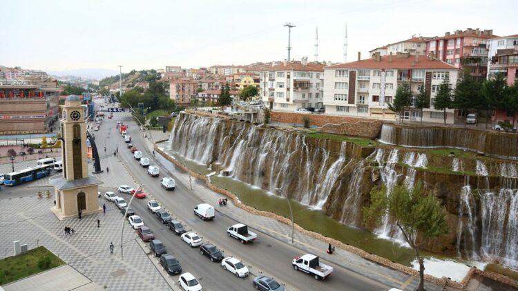 Şelale mi, hastane kuyruğu mu? Keçiören ve Dışkapı'nın '06' atışması