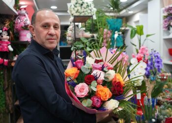 Sevgililer için gül 200, orkide 2 bin liradan başlıyor