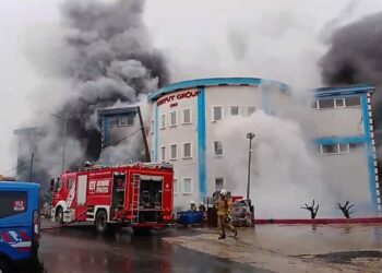 Silivri'de fabrikada yangın