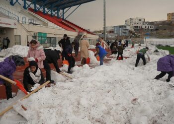 Şırnak’ta 'Aileler Arası Ödüllü Kardan Adam Şenliği'