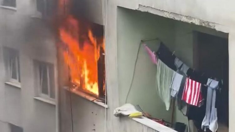 Şişli'de 5 katlı binada çıkan yangın söndürüldü