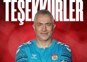 Sivasspor, Mehmet Altıparmak ile yollarını ayırdı
