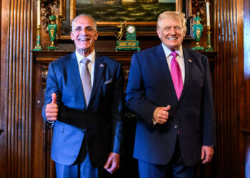 Donald Trump ve Honduraslı mevkidaşı ile bir araya geldi