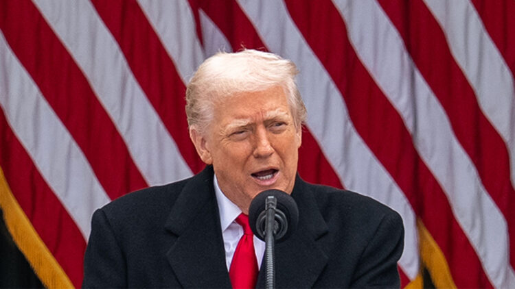 Donald Trump'ın konutuna izinsiz girmeye çalışan bir kişi öldürüldü