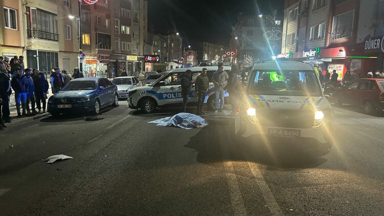 Teravih namazı giderken otomobilin çarptığı kayınvalide ile gelin öldü