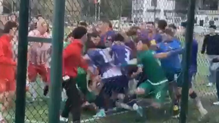 Tokat'ta amatör ligdeki kavga kamerada