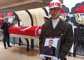 Trafik kazasında hayatını kaybeden astsubay toprağa verildi