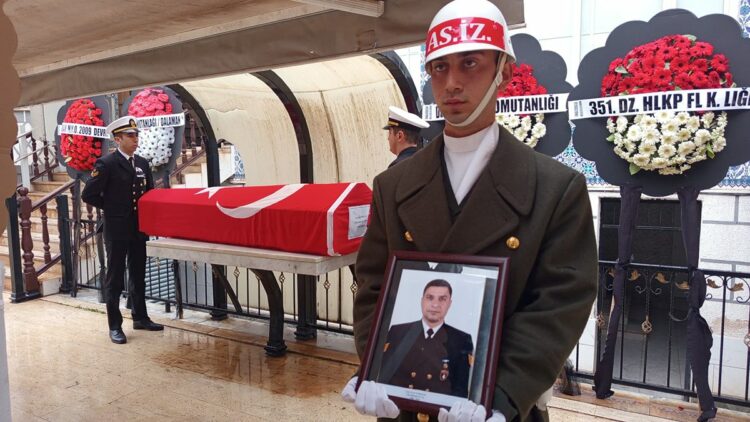 Trafik kazasında hayatını kaybeden astsubay toprağa verildi