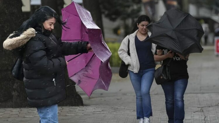 Valilikten Ankara'ya fırtına uyarısı
