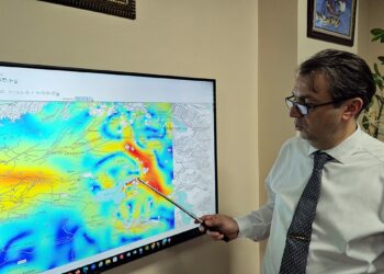 Van hattı Kars'tan İran'a kadar deprem açısından en gergin yer