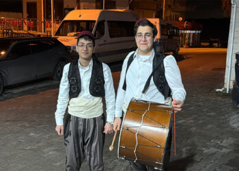 Yalova’da şalvar ve kuşak giyen öğrenciler, sahur geleneğini yaşatıyor