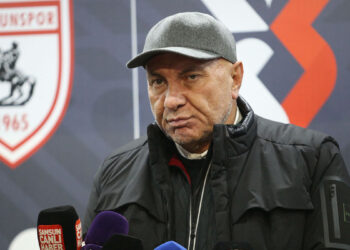 Bazı futbolcular Samsunspor formasıyla oynamayı hak etmiyorlar