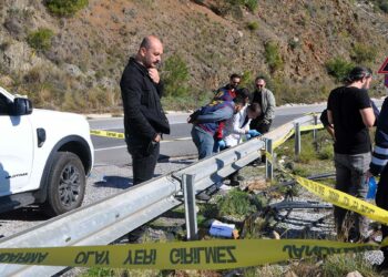 Yol kenarında cesedi bulunan kadının eşi tutuklandı