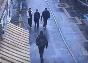 Yolda yürüyen 16 yaşındaki kızı bıçaklamıştı; o anların görüntüleri ortaya çıktı