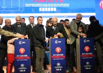 'Yüzyılın Konut Projesi' kapsamında Diyarbakır'da kuralar çekildi