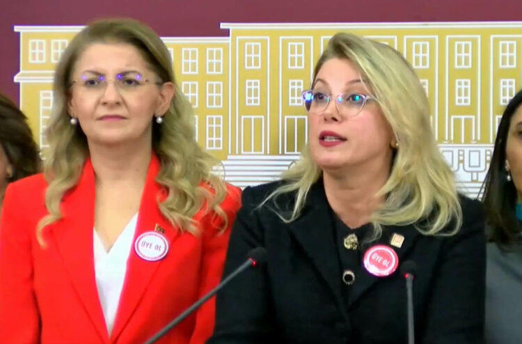 Asu Kaya'dan Yusuf Tekin'e zor soru