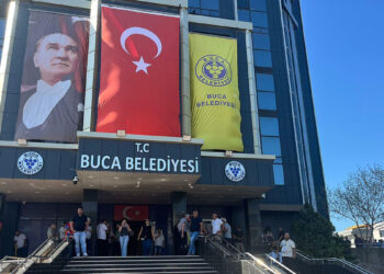 İzmir'in Buca Belediyesi'ne operasyon: 28 gözaltı kararı