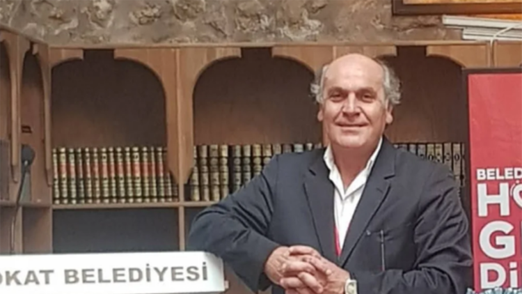 Çok yönlü ressam Ülkü Koçan ile söyleşi
