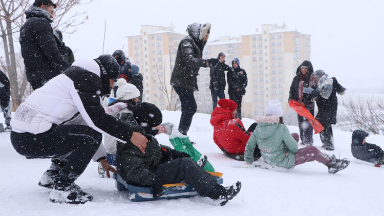 Ardahan ve Ağrı’da kar tatili