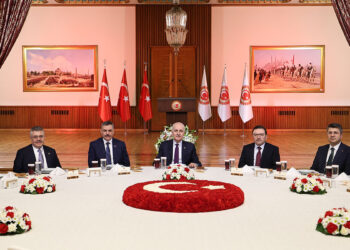 Nihai raporun takdimiyle tarihi sorumluluğu yerine getirmiş olacağız