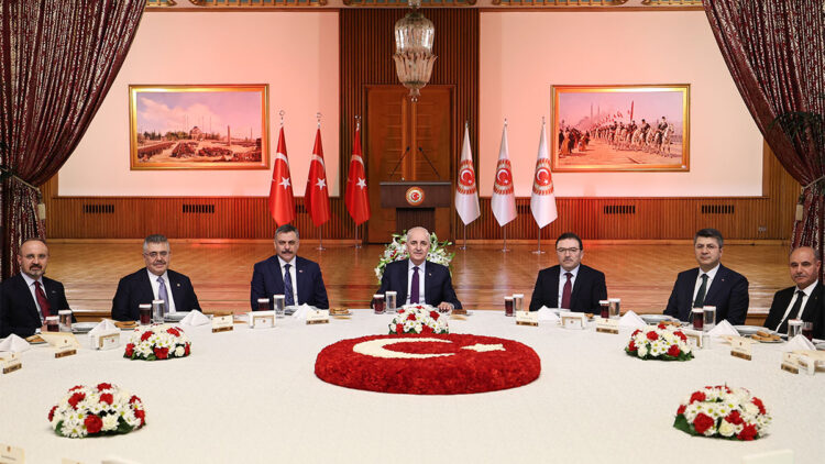 Nihai raporun takdimiyle tarihi sorumluluğu yerine getirmiş olacağız