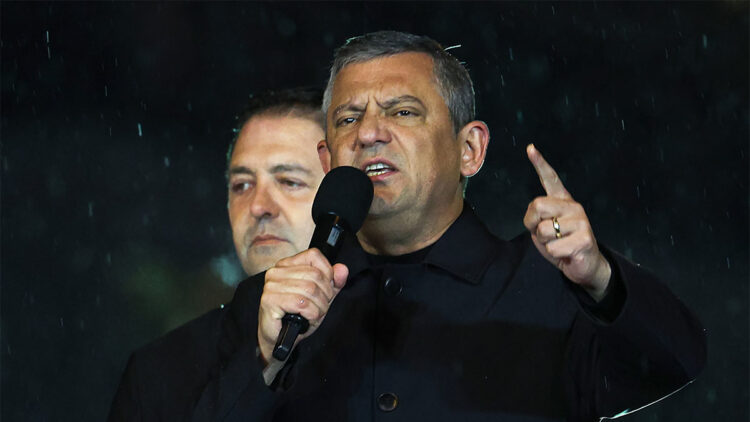 Türkiye'yi ayağa kaldıracağım o köprüleri sattırmayacağım